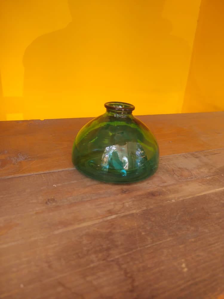 گلدان شیشه ای رنگ سبز